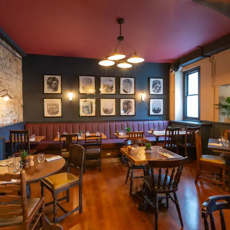 The interiors of The Maynard Arms, a pub serving one of the best Sunday roasts in London