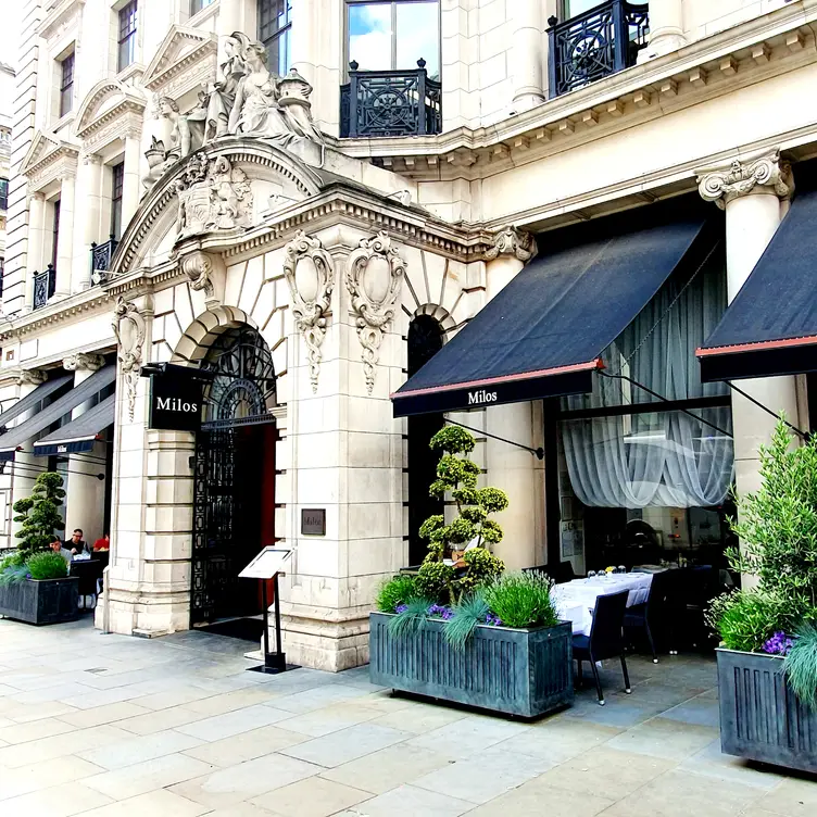 The exterior of the entrance to Estiatorio Milos in London.