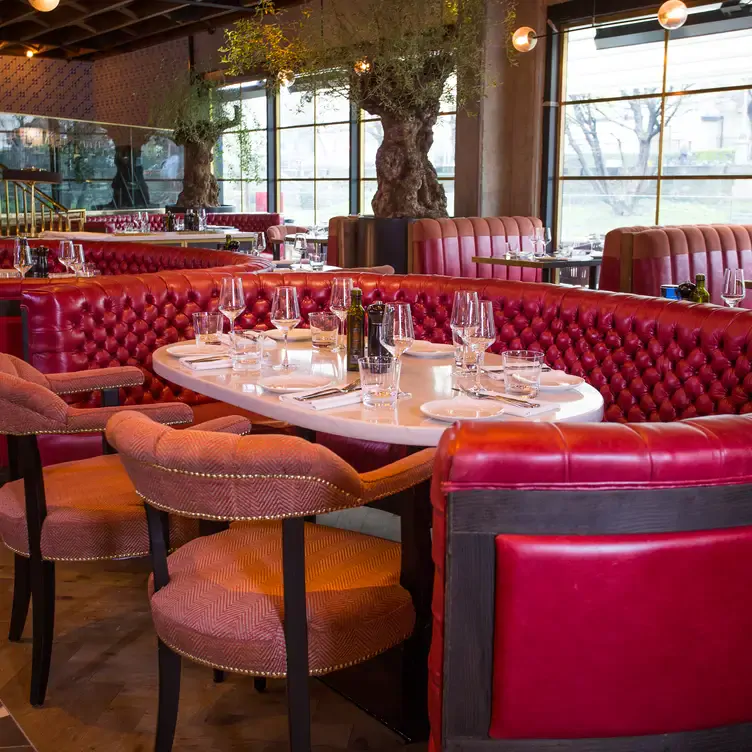 A red leather booth at Angelina’s, one of Dublin’s best brunches.