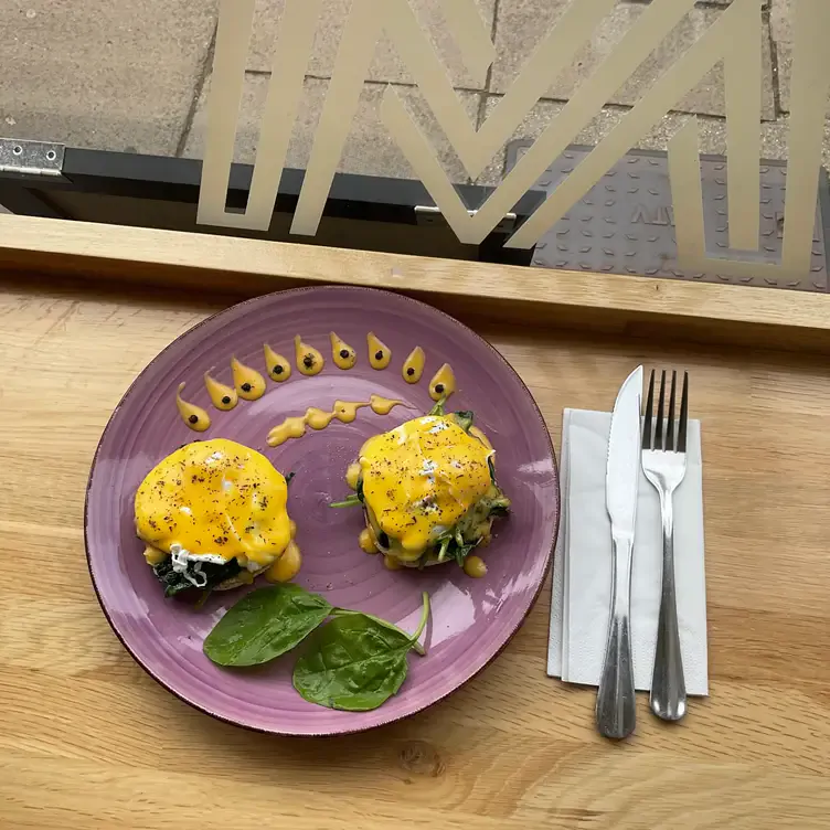 A dish of eggs florentine at Word of Mouth Cafe, one of the best brunch places in Edinburgh.