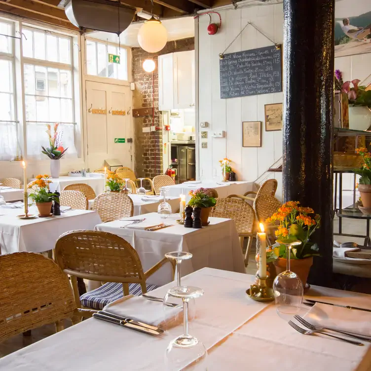 The French style dining room at Le Café du Marche, one of the best live music restaurants in London.