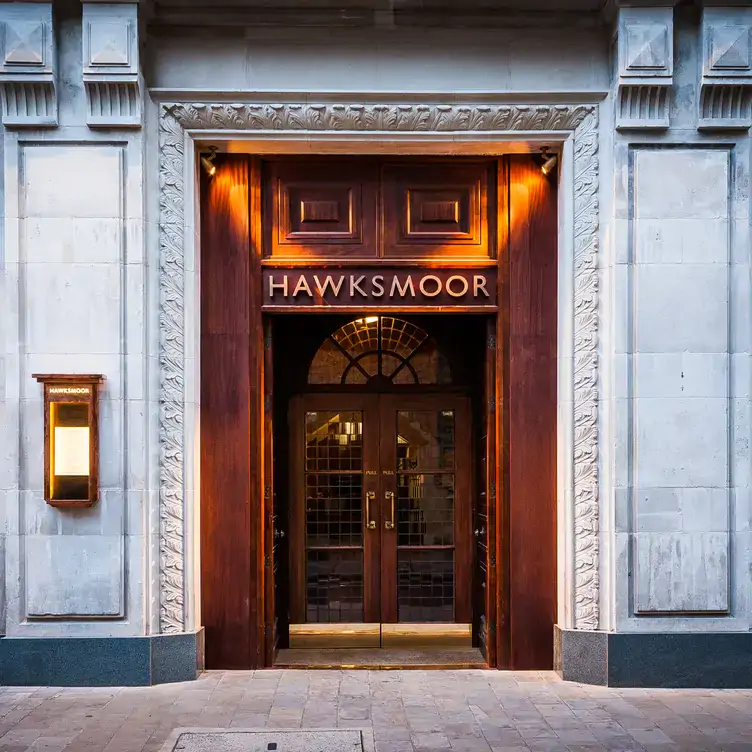 hawksmoor-guildhall3