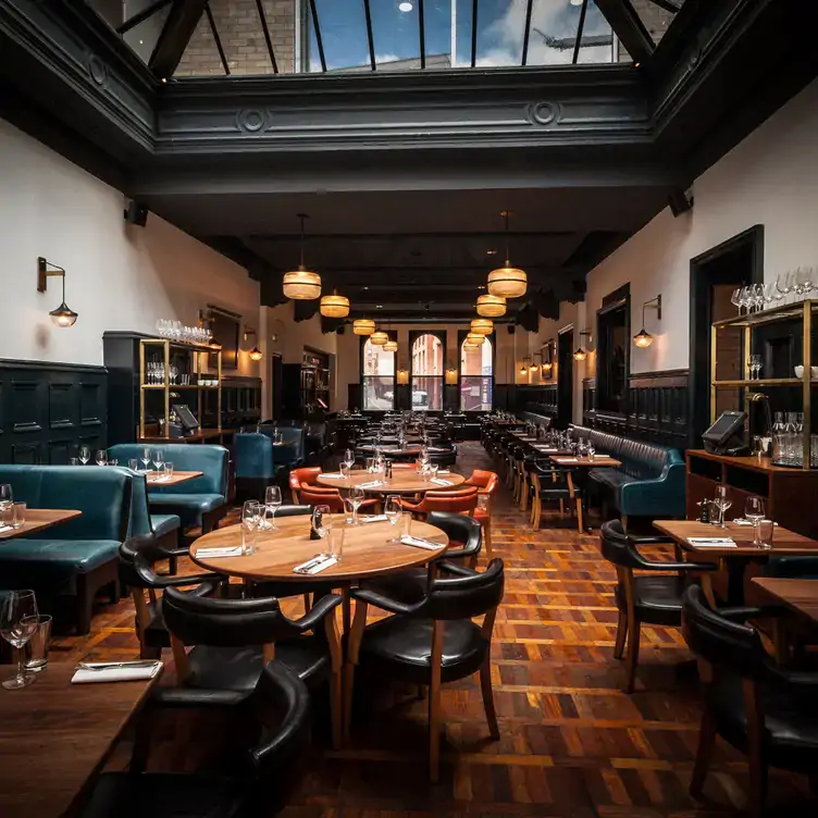 hawksmoor-manchester3