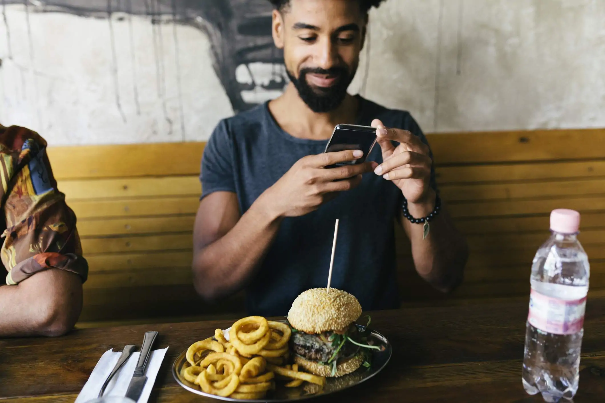 taking-photo-of-food